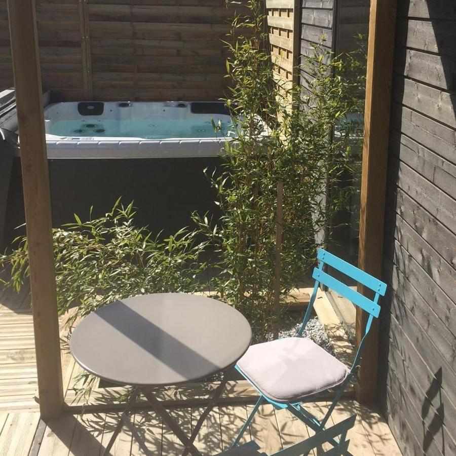 Les Nuits Insolites De La Mothe - Hebergement En Bulle Ou Tiny House Avec Spa Privatif Outremecourt ภายนอก รูปภาพ